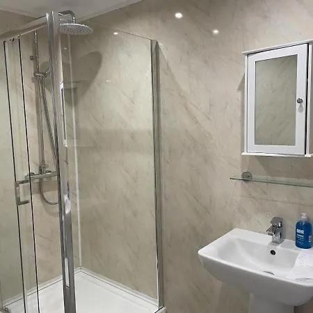 Diamonds Near Hospital Gæstehus