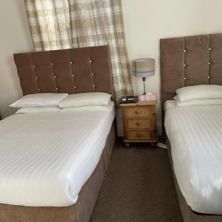 بيت ضيافة Diamonds Near Hospital يورك