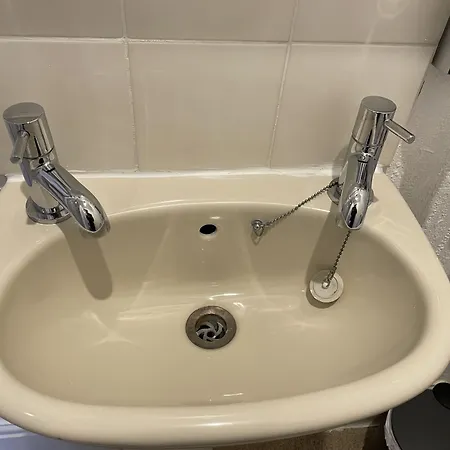 Diamonds Near Hospital 3* York