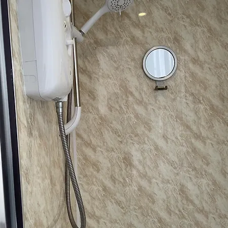 Diamonds Near Hospital بيت ضيافة يورك