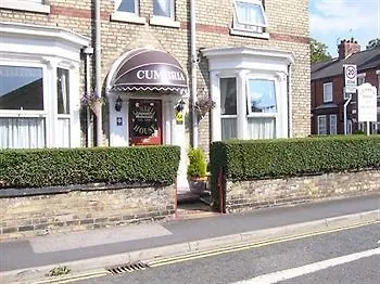 Diamonds Near Hospital Bed & Breakfast 3*