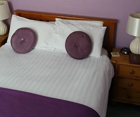 Diamonds Near Hospital يورك