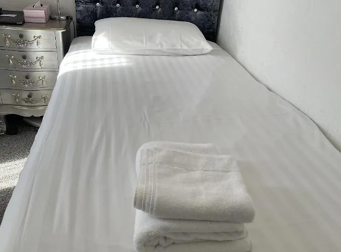 Diamonds Guest house 3*