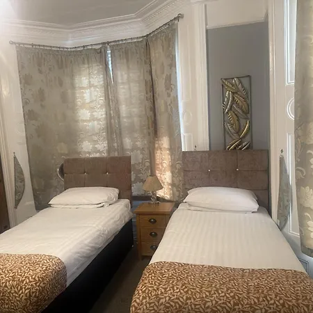 Diamonds Pensionat 3*