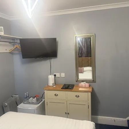 Penzion Diamonds Near Hospital 3*