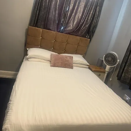 Diamonds Near Hospital Penzion York